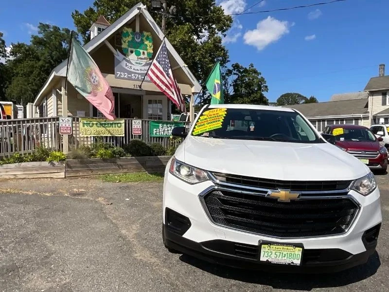 2018 Chevrolet Traverse - Image 2 of 12
