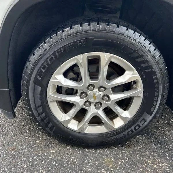 2018 Chevrolet Traverse - Image 8 of 12
