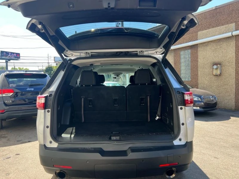 2018 Chevrolet Traverse - Image 10 of 12