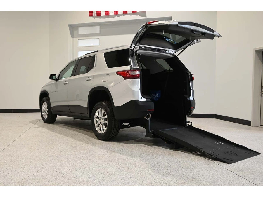2018 Chevrolet Traverse - Image 2 of 12