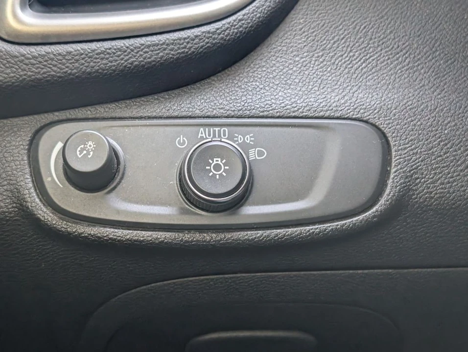 2018 Chevrolet Trax - Image 12 of 21