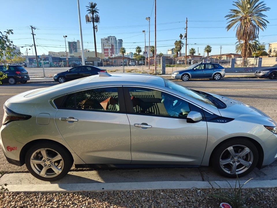 2018 Chevrolet Volt - Image 4 of 5