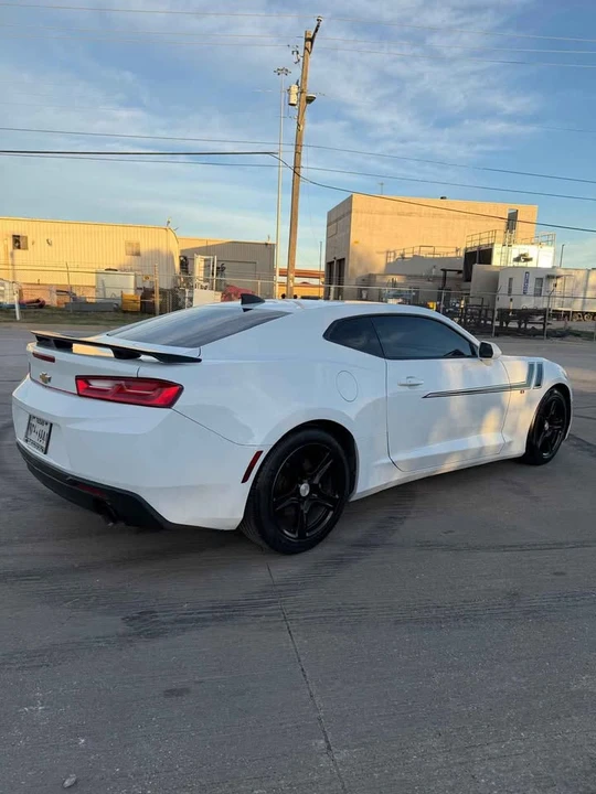 2018 Chevrolet Camaro 6th Gen - Image 8 of 19