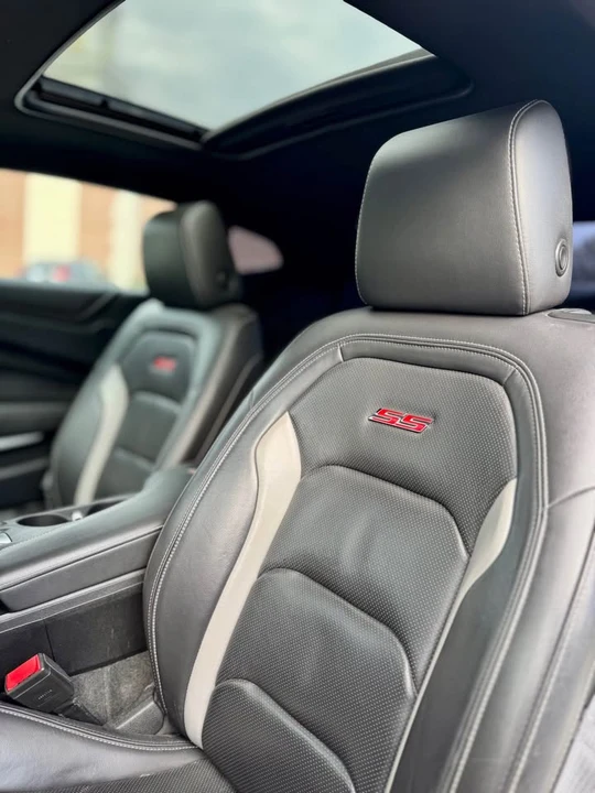 2018 Chevrolet Camaro SS 6th Gen - Image 11 of 15