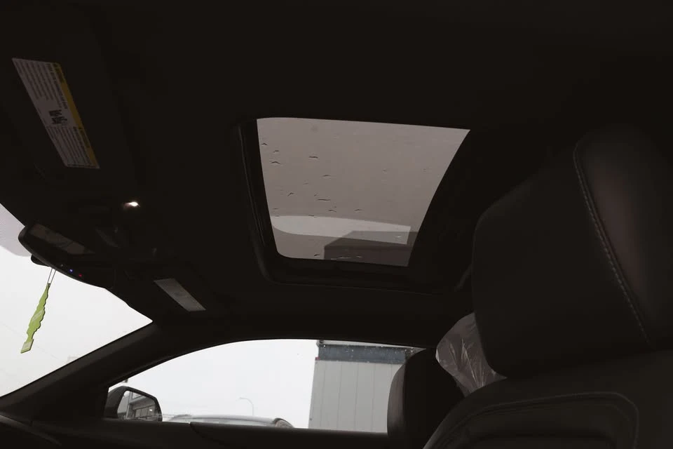 2018 Chevrolet Camaro 6th Gen - Image 14 of 19