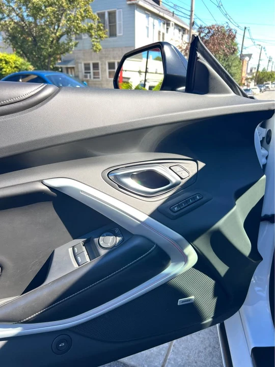 2018 Chevrolet Camaro SS 6th Gen - Image 13 of 16
