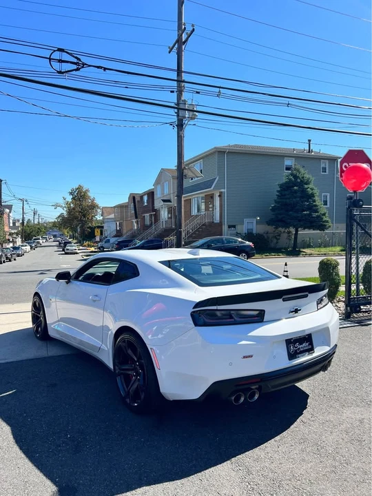 2018 Chevrolet Camaro SS 6th Gen - Image 9 of 16