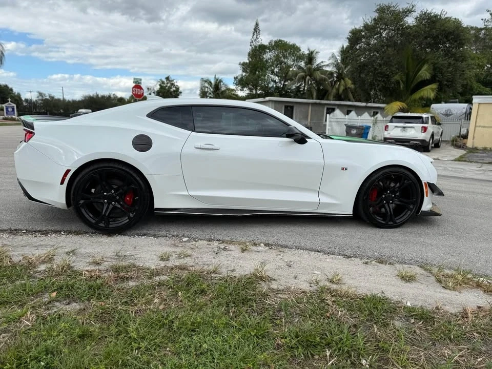 2018 Chevrolet Camaro SS 6th Gen - Image 5 of 18