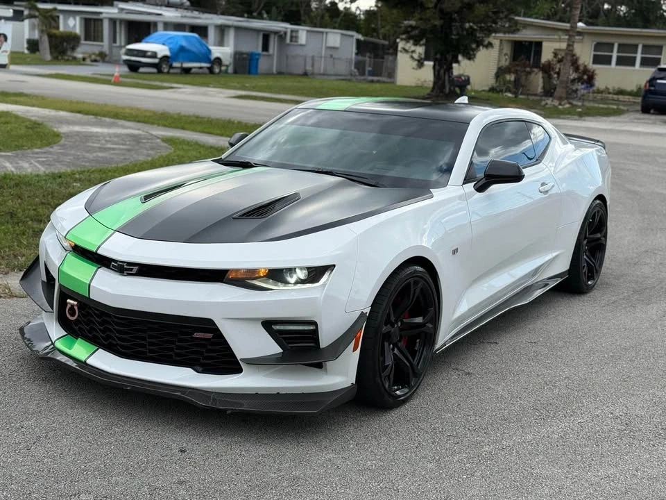 2018 Chevrolet Camaro SS 6th Gen - Image 2 of 18
