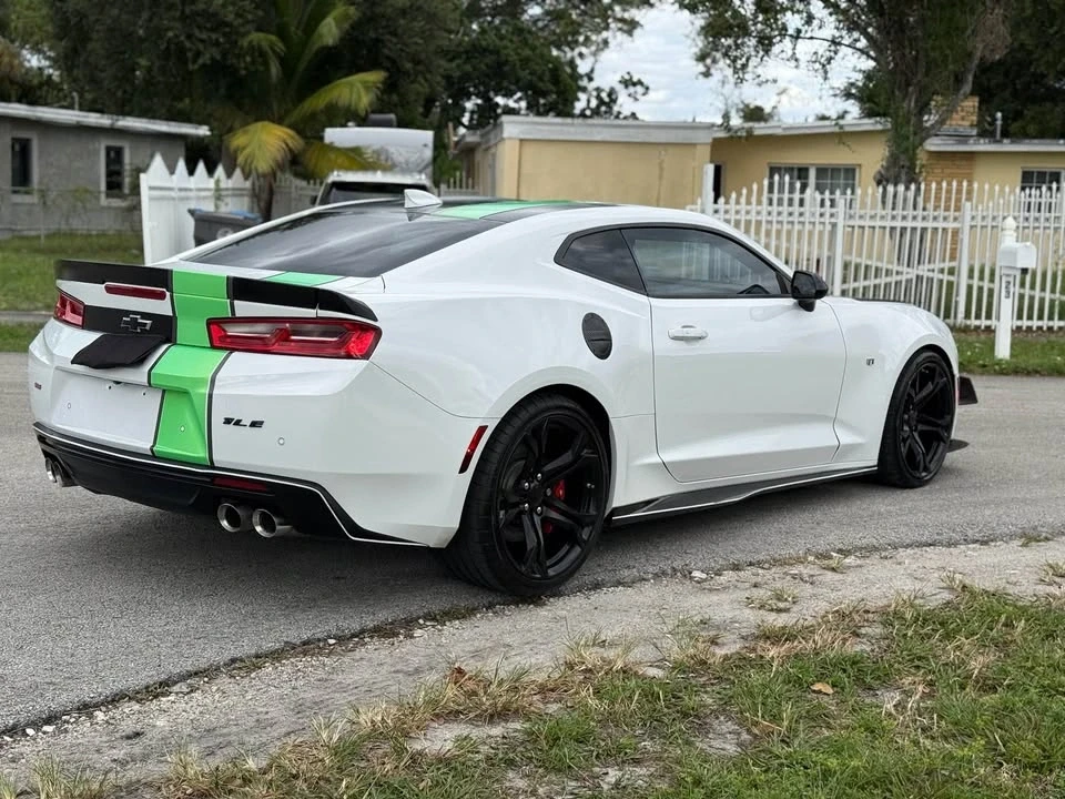 2018 Chevrolet Camaro SS 6th Gen - Image 9 of 18