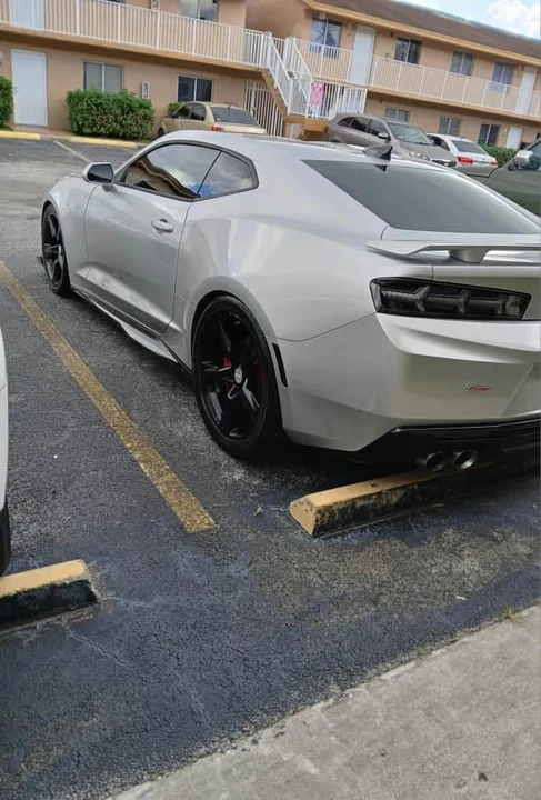 2018 Chevrolet Camaro SS 6th Gen - Image 2 of 18