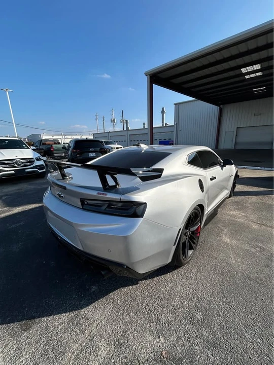 2018 Chevrolet Camaro SS 6th Gen - Image 5 of 10