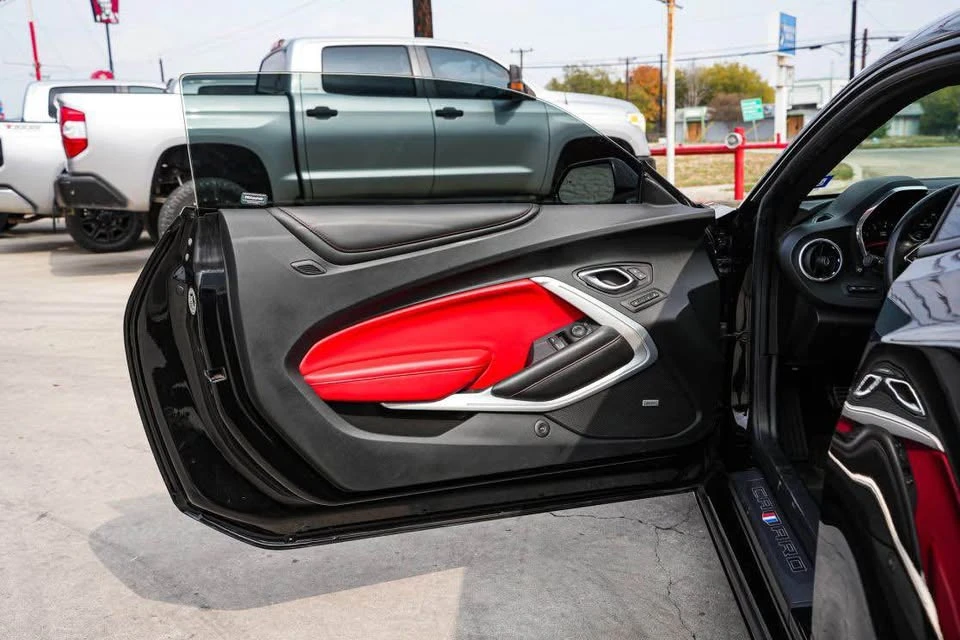 2018 Chevrolet Camaro SS 6th Gen - Image 10 of 16