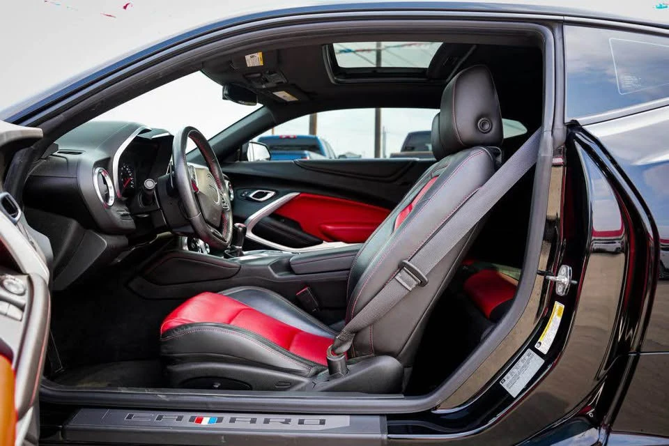 2018 Chevrolet Camaro SS 6th Gen - Image 11 of 16