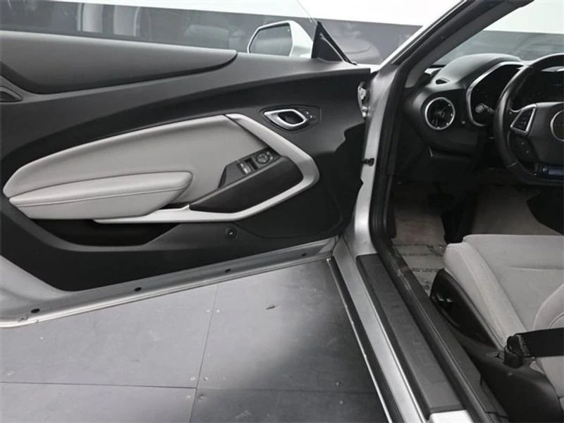 2018 Chevrolet Camaro 6th Gen - Image 16 of 19