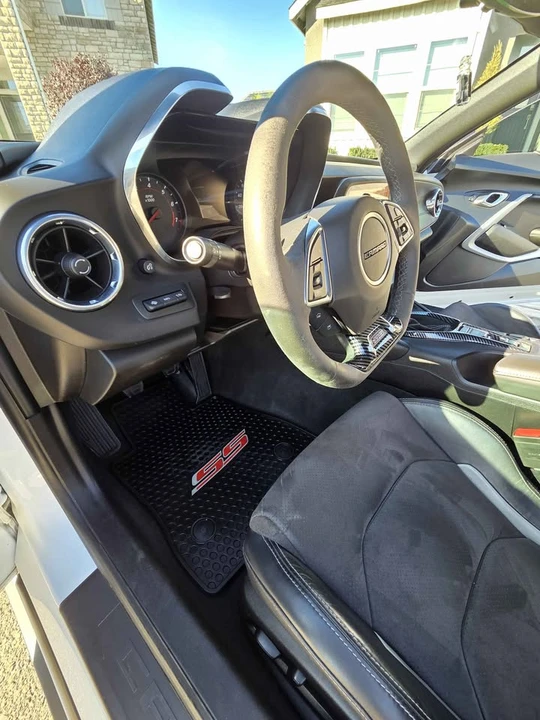 2018 Chevrolet Camaro SS 6th Gen - Image 9 of 15