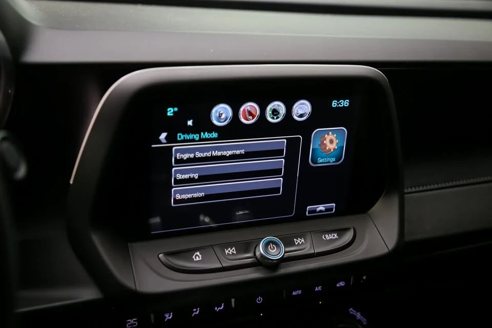 2018 Chevrolet Camaro SS 6th Gen - Image 15 of 20