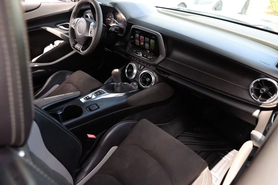 2018 Chevrolet Camaro SS 6th Gen - Image 11 of 18