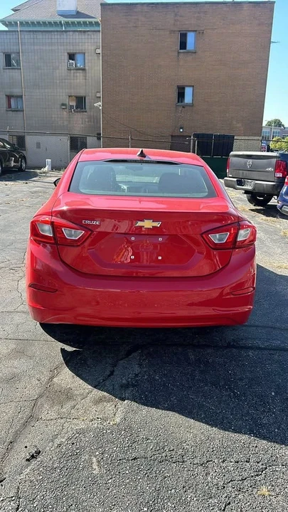 2018 Chevrolet Cruze - Image 3 of 9