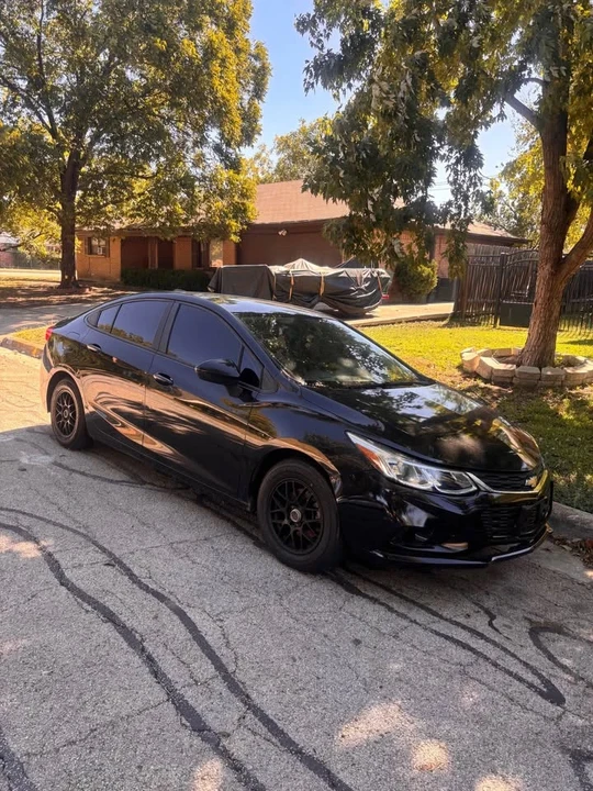 2018 Chevrolet Cruze - Image 2 of 5