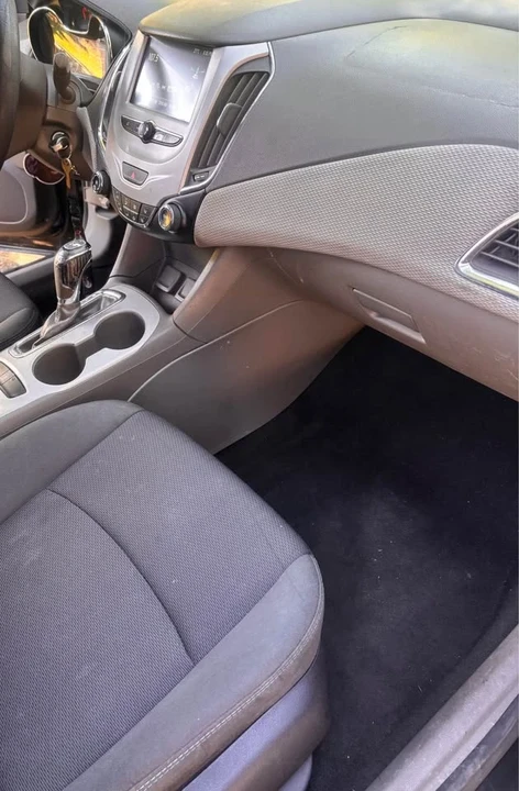 2018 Chevrolet Cruze - Image 4 of 5