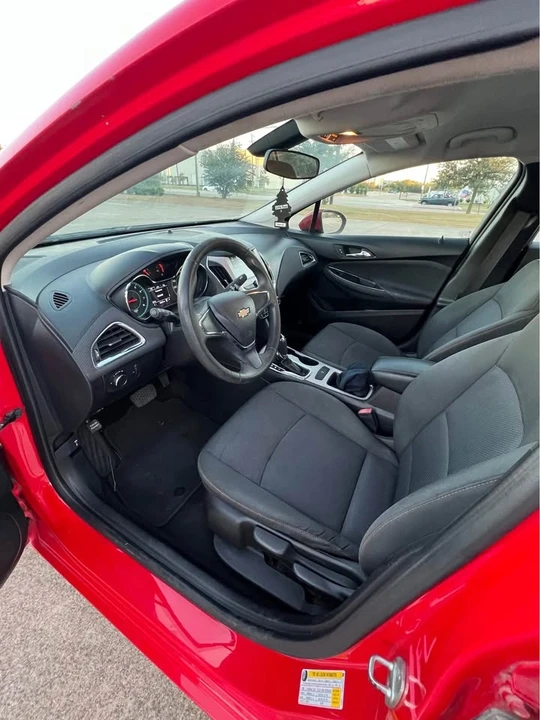 2018 Chevrolet Cruze - Image 6 of 11