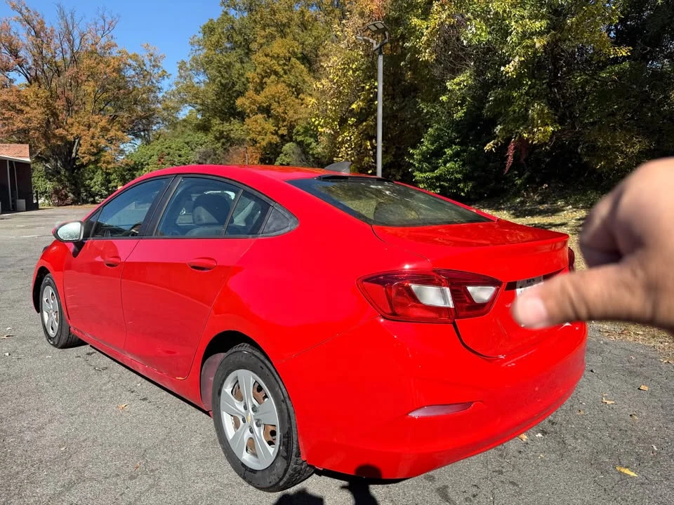 2018 Chevrolet Cruze - Image 6 of 9