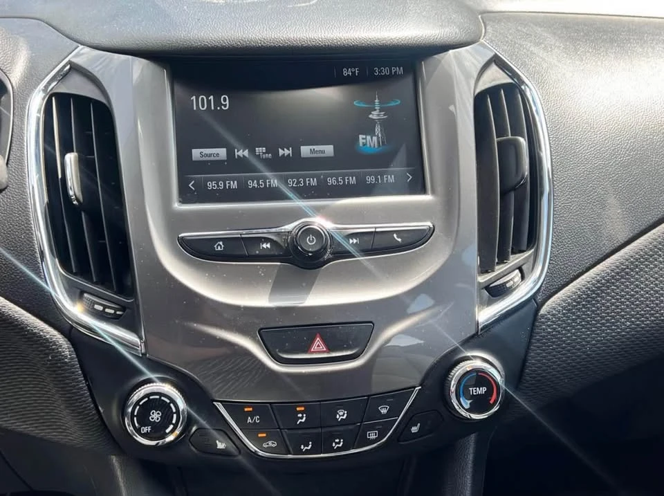 2018 Chevrolet Cruze - Image 5 of 9