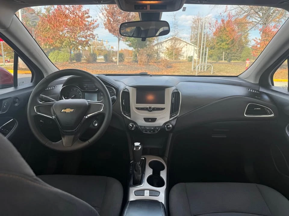 2018 Chevrolet Cruze - Image 5 of 8