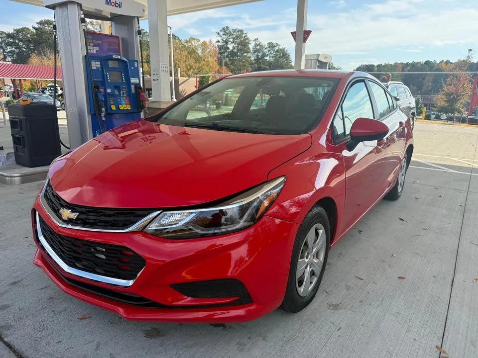 2018 Chevrolet Cruze - Image 2 of 8