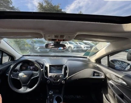 2018 Chevrolet Cruze - Image 10 of 13