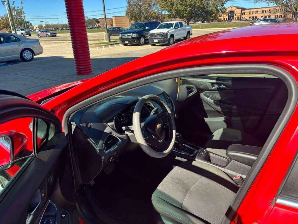 2018 Chevrolet Cruze - Image 5 of 7