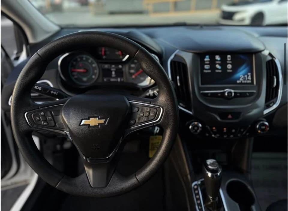 2018 Chevrolet Cruze - Image 4 of 5