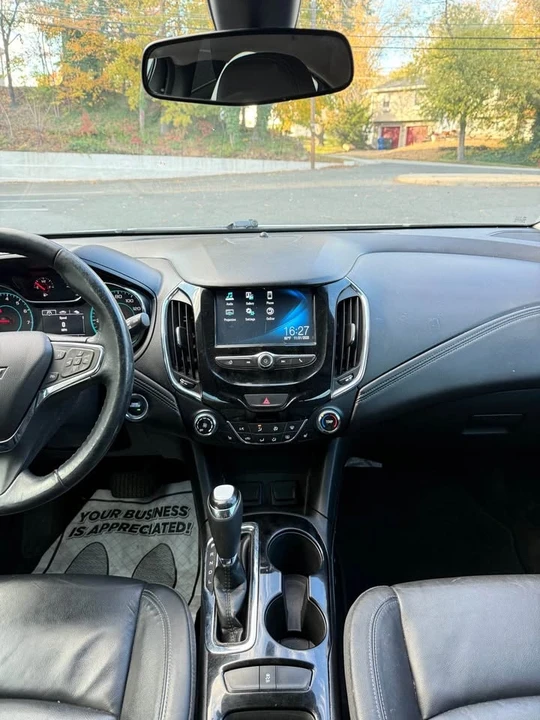 2018 Chevrolet Cruze - Image 11 of 19