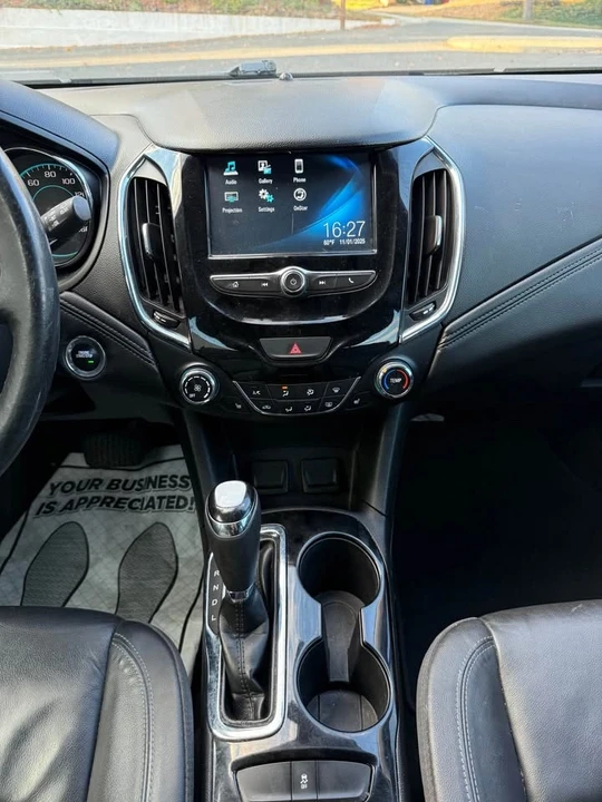2018 Chevrolet Cruze - Image 14 of 19