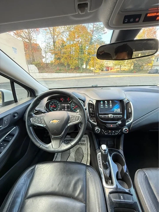 2018 Chevrolet Cruze - Image 10 of 19