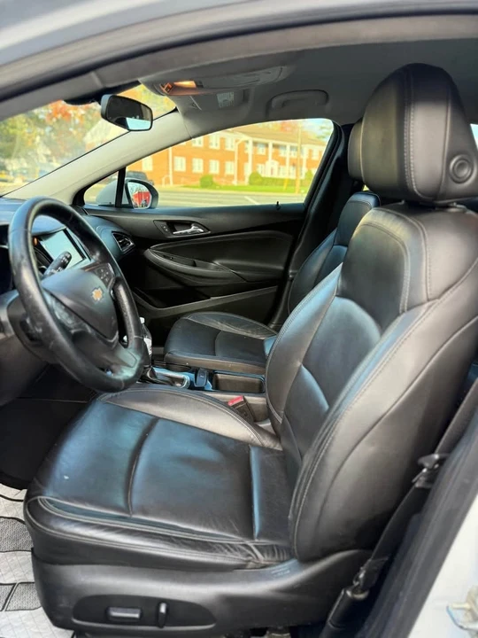 2018 Chevrolet Cruze - Image 15 of 19