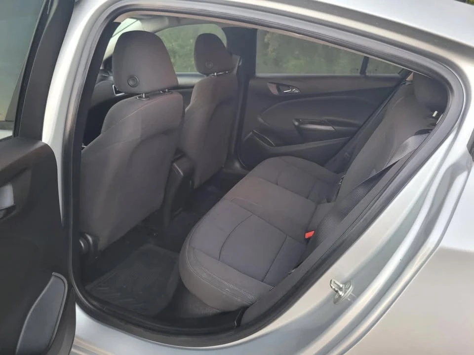 2018 Chevrolet Cruze - Image 10 of 18