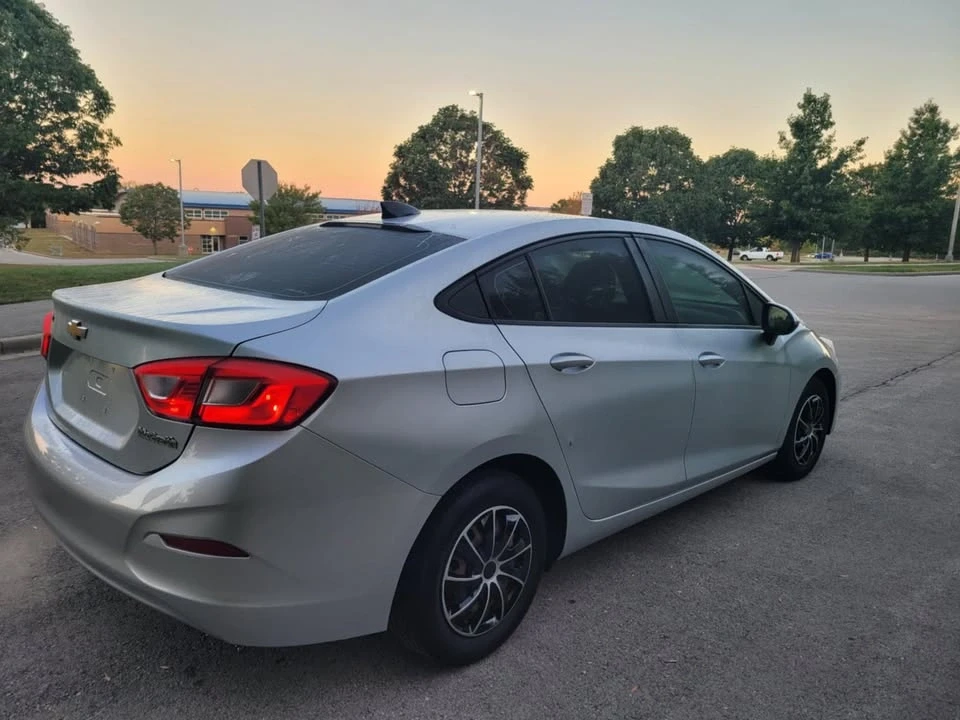 2018 Chevrolet Cruze - Image 5 of 18