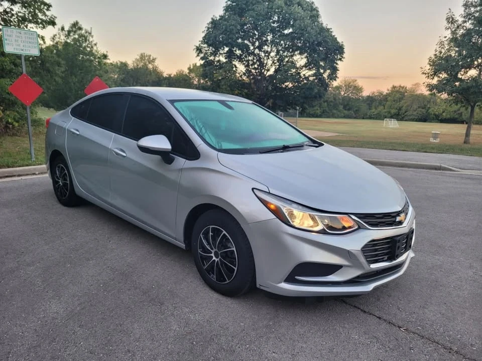 2018 Chevrolet Cruze - Image 2 of 18