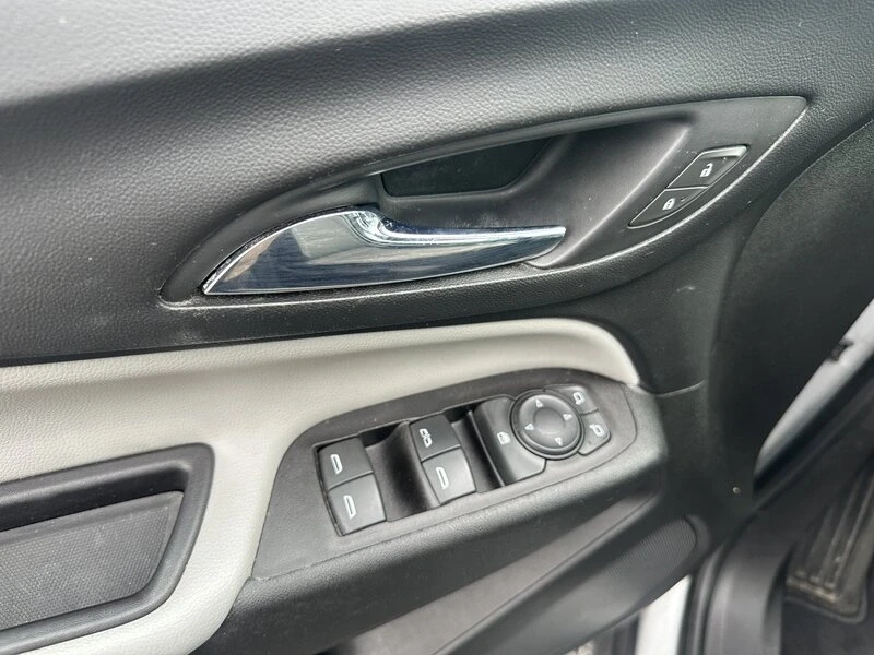 2018 Chevrolet Equinox - Image 10 of 19