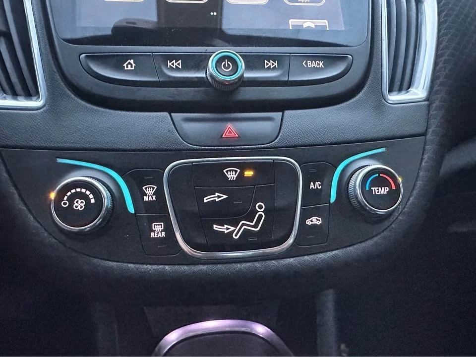 2018 Chevrolet Malibu - Image 16 of 17