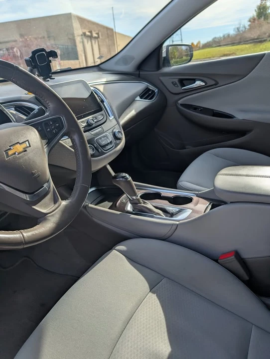 2018 Chevrolet Malibu - Image 12 of 16