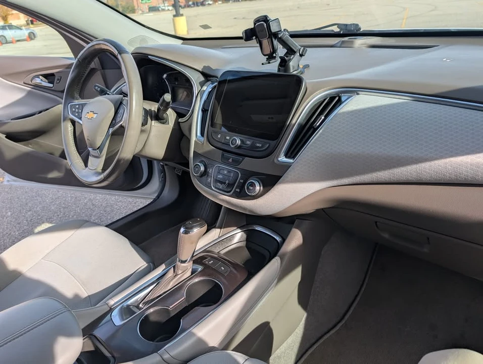 2018 Chevrolet Malibu - Image 13 of 16