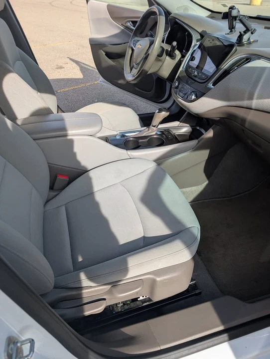 2018 Chevrolet Malibu - Image 16 of 16