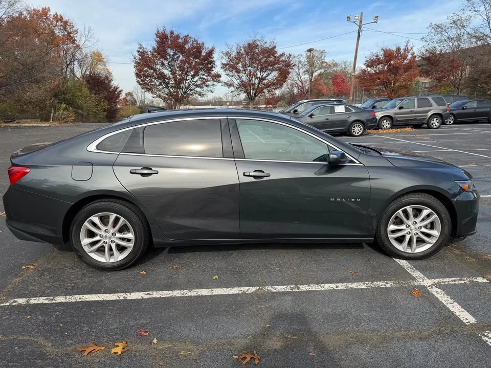 2018 Chevrolet Malibu - Image 8 of 16