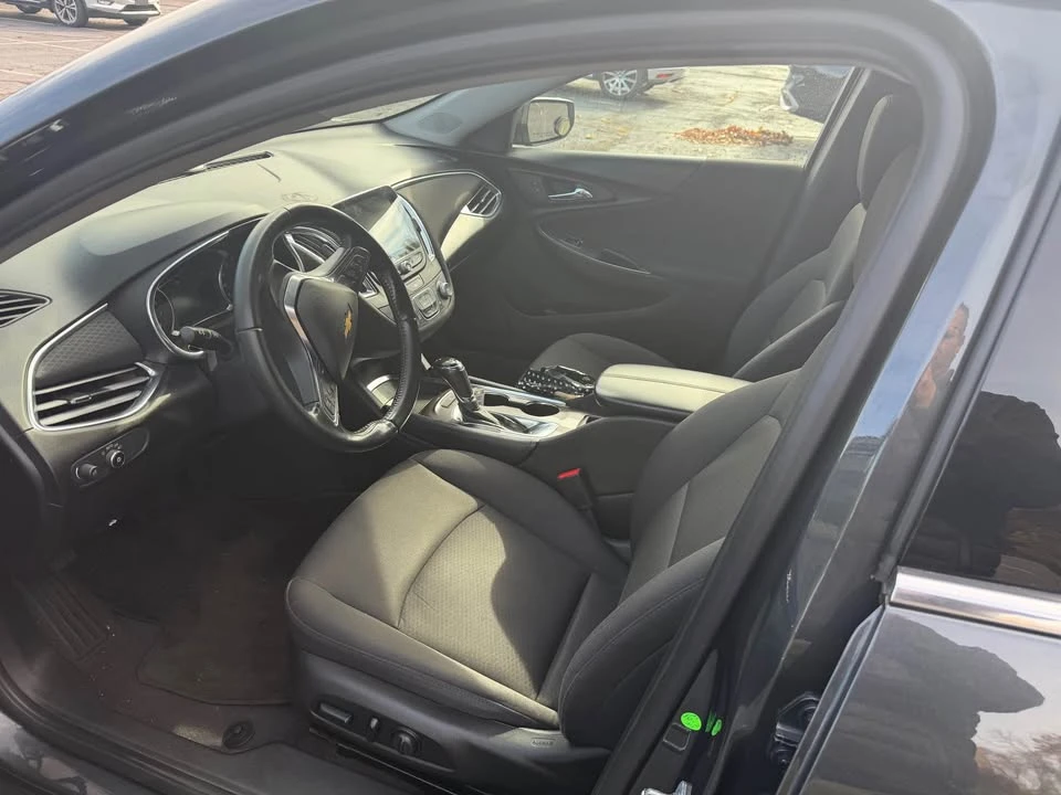 2018 Chevrolet Malibu - Image 9 of 16