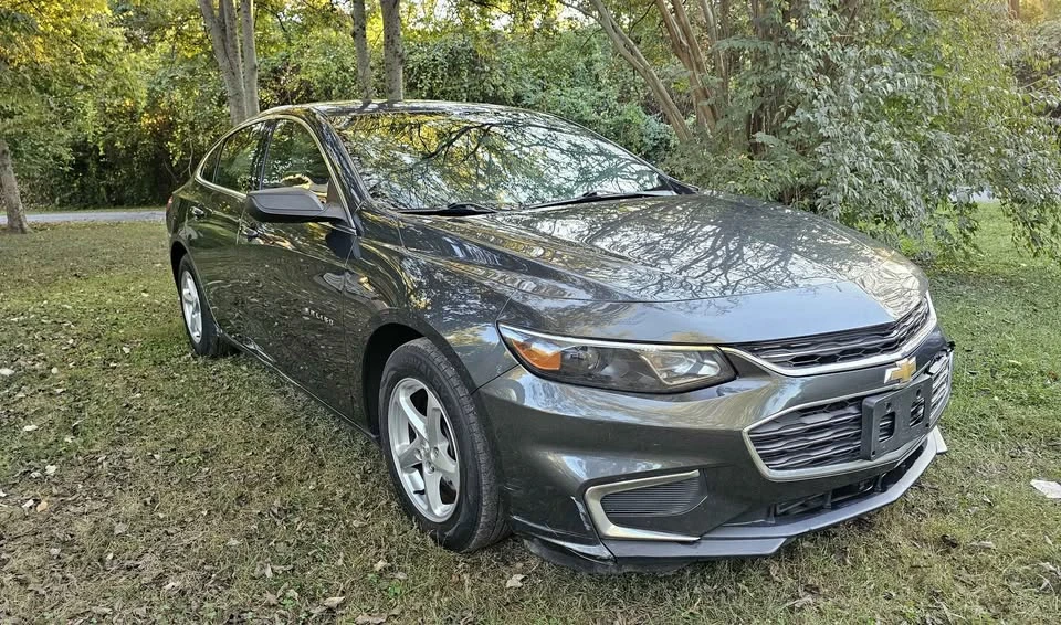 2018 Chevrolet Malibu - Image 2 of 10
