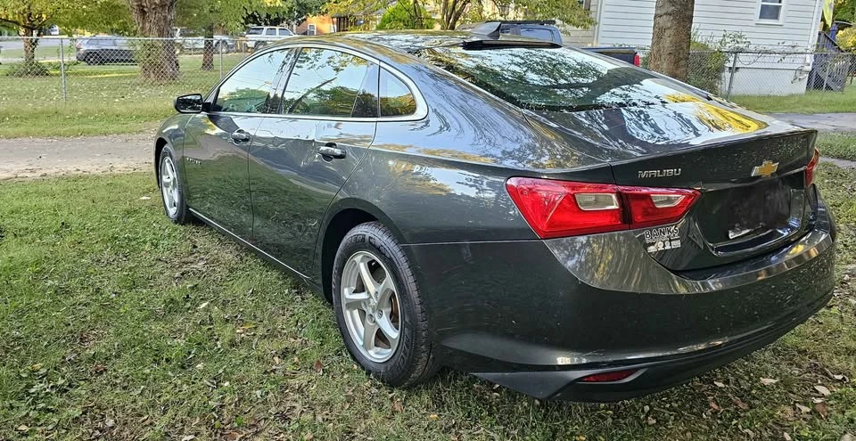2018 Chevrolet Malibu - Image 4 of 10