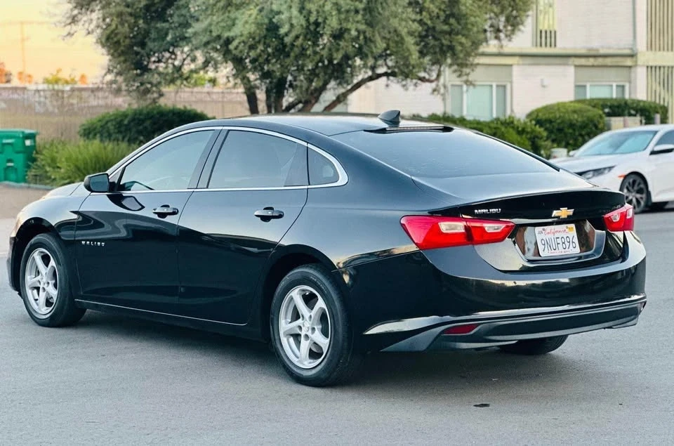 2018 Chevrolet Malibu - Image 2 of 18
